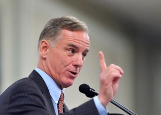 <p>Howard Dean receives rave reviews for speaking to audiences about healthcare</p>