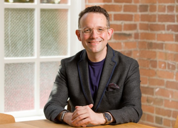 <p><strong>Serial tech founder Phil Libin decodes the future of innovative tech and guides companies toward AI digital transformation</strong></p>